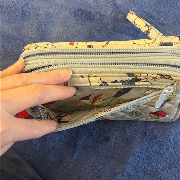 Vera Bradley Peanuts Snoopy Wristlet Wallet, Ski Design - Picture 6 of 6